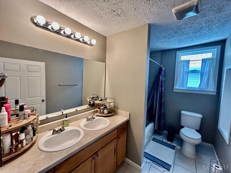 6001 Bramble Avenue, Cincinnati, OH 45227 Photo 38