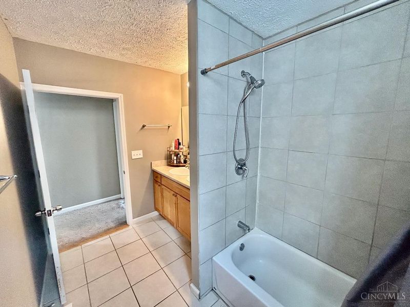 6001 Bramble Avenue, Cincinnati, OH 45227 Photo 39