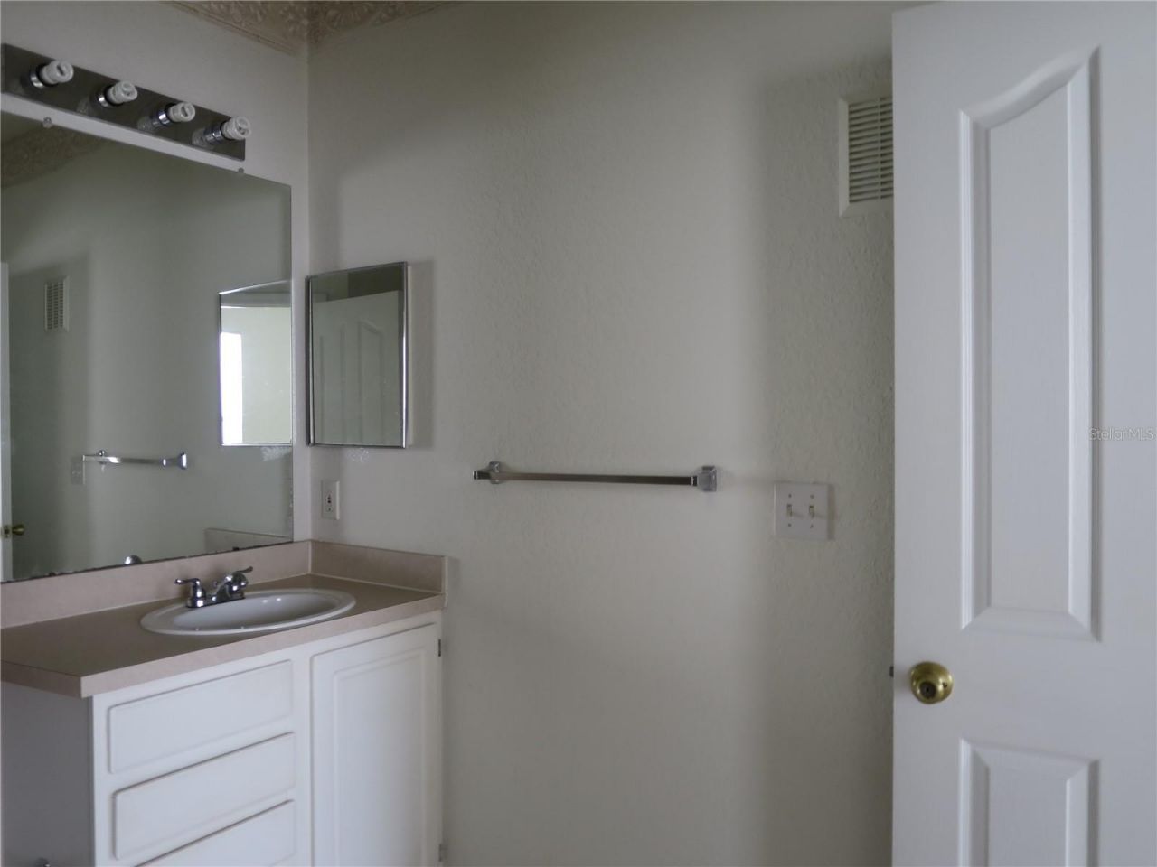 8826 Dunes Court , Unit 208, Kissimmee, FL 34747 Photo