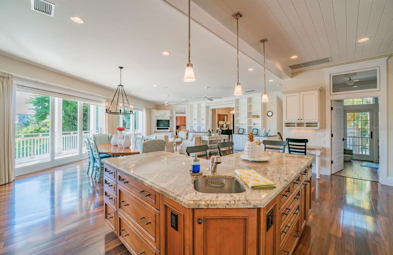 714 Jacaranda Road, Anna Maria, FL 34216 Photo