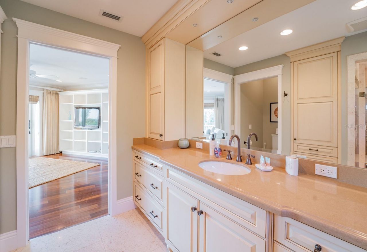 714 Jacaranda Road, Anna Maria, FL 34216 Photo