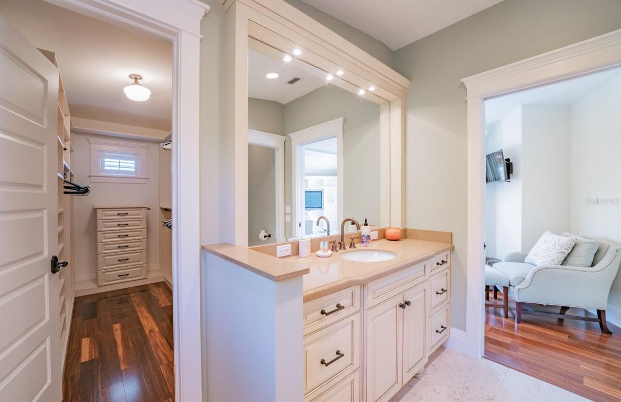 714 Jacaranda Road, Anna Maria, FL 34216 Photo