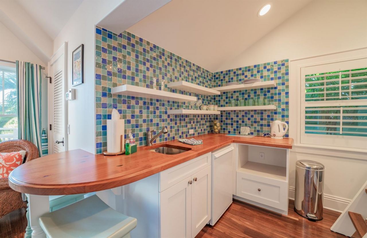 714 Jacaranda Road, Anna Maria, FL 34216 Photo