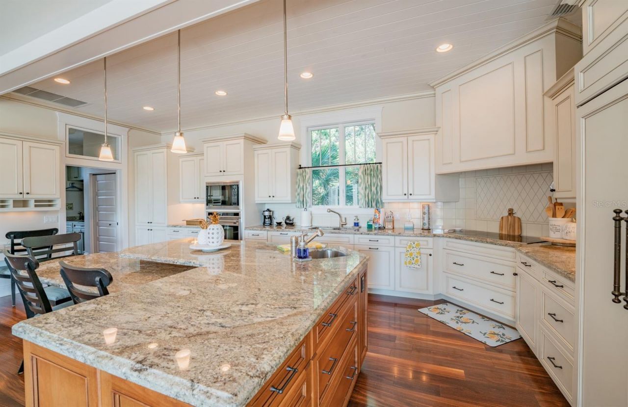 714 Jacaranda Road, Anna Maria, FL 34216 Photo