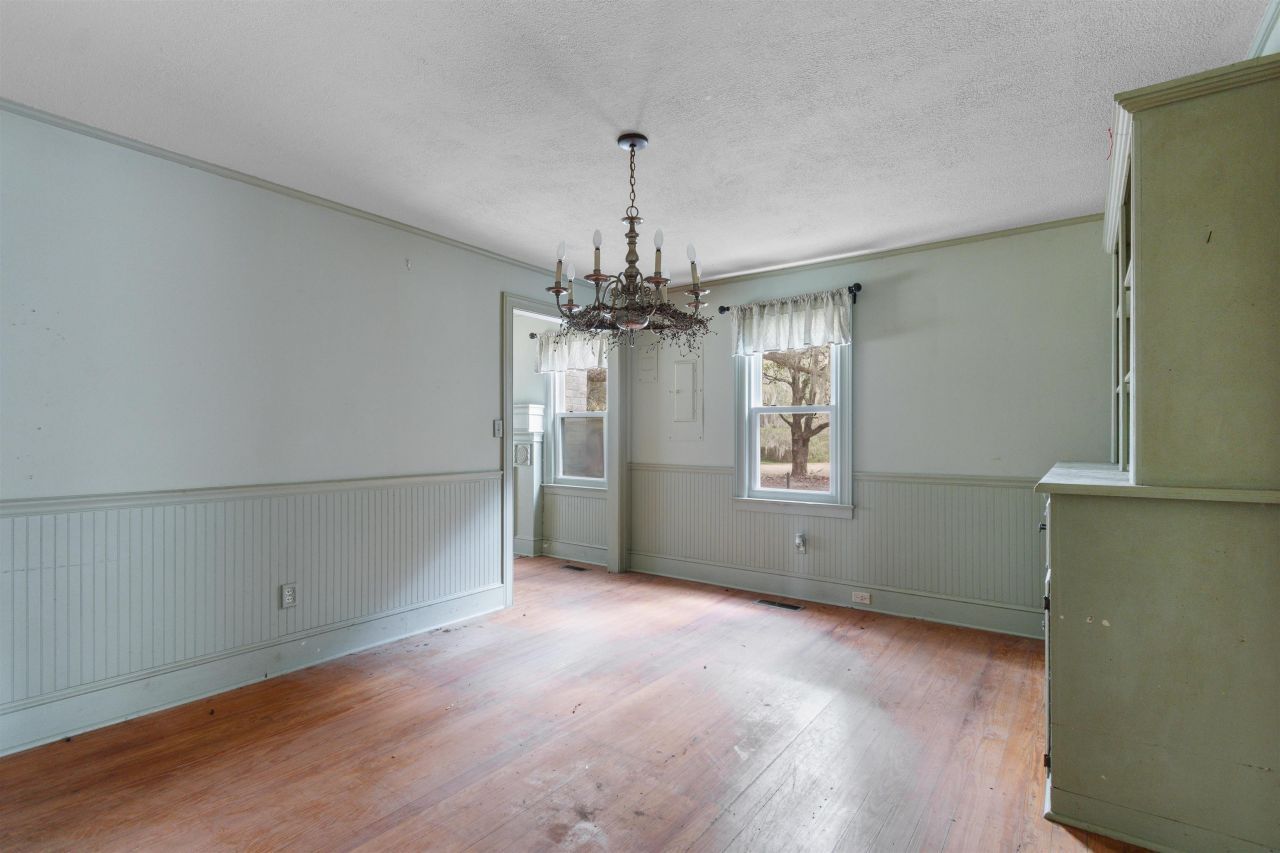 402 Wilkinson St. Photo 11