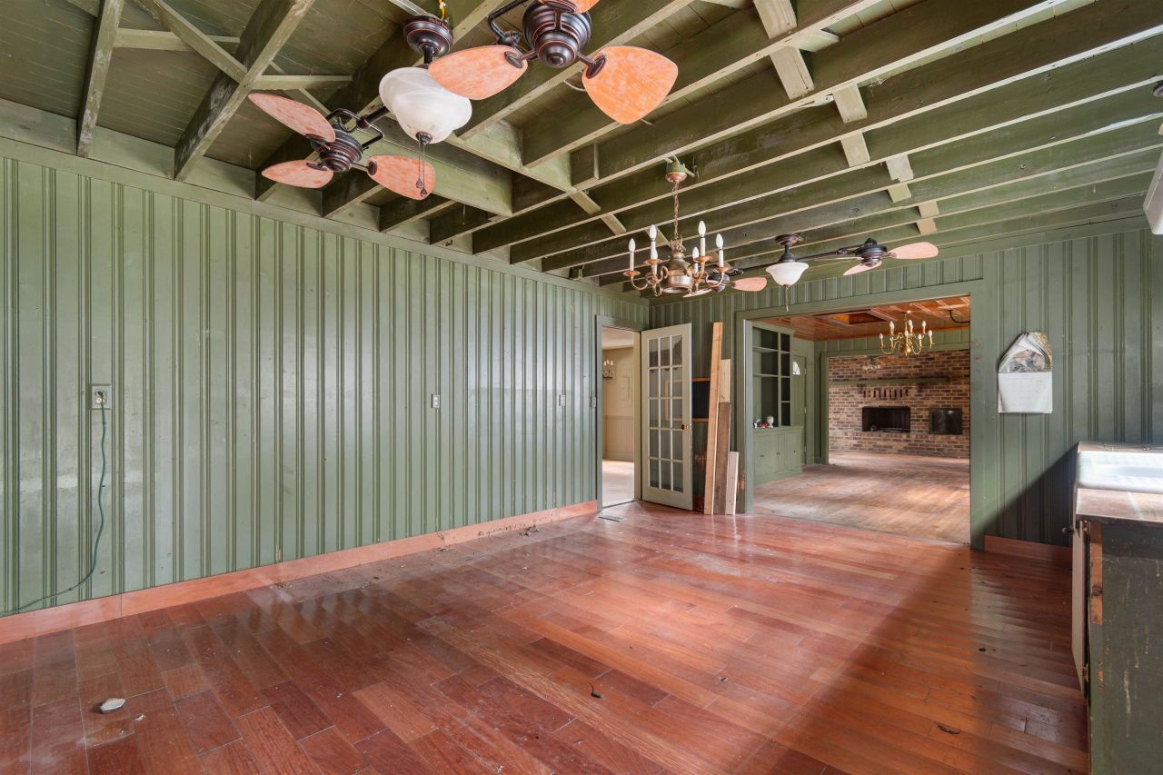 402 Wilkinson St. Photo 4