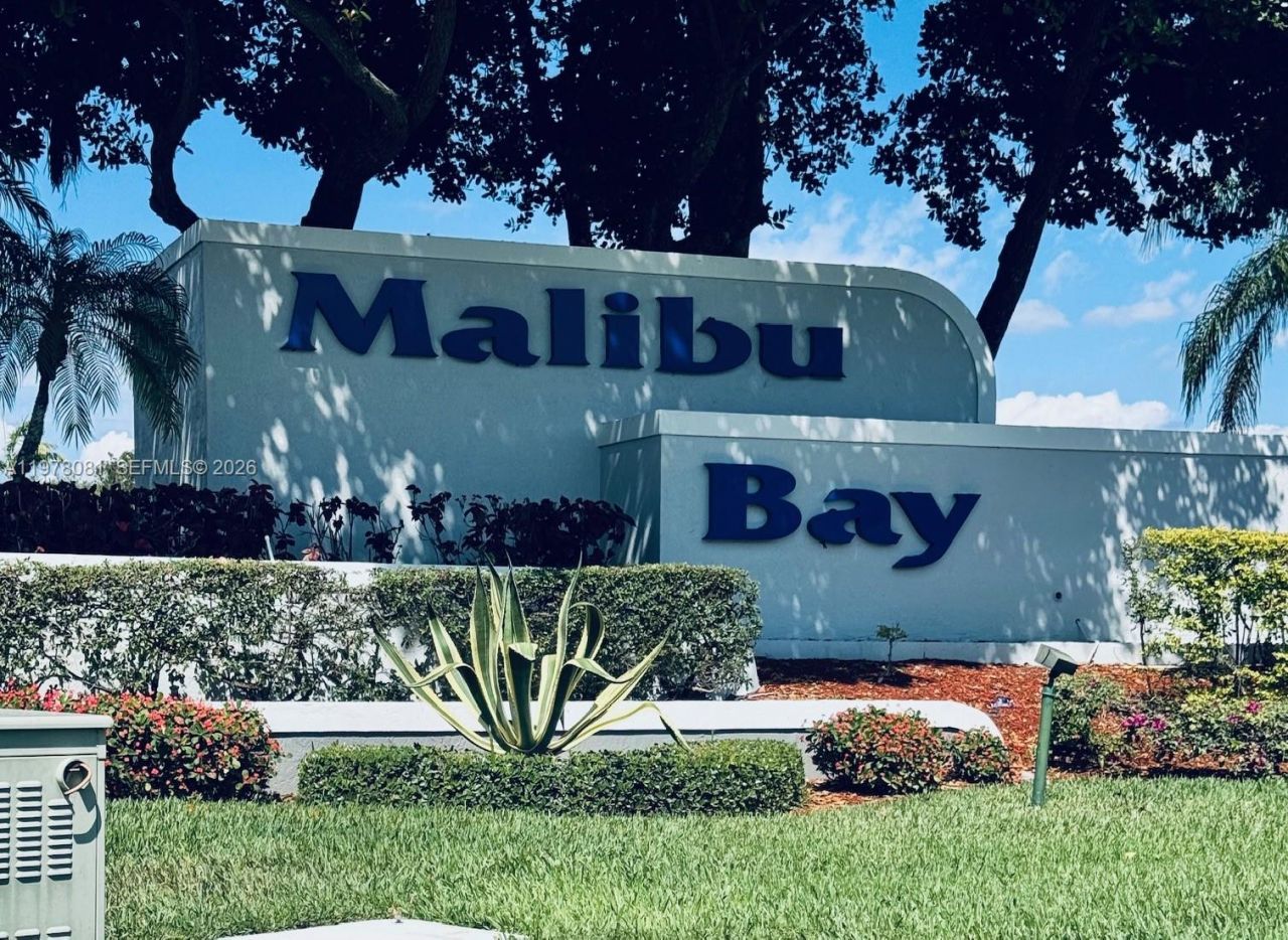 20875 NW 4th St, Pembroke Pines, FL 33029 Photo