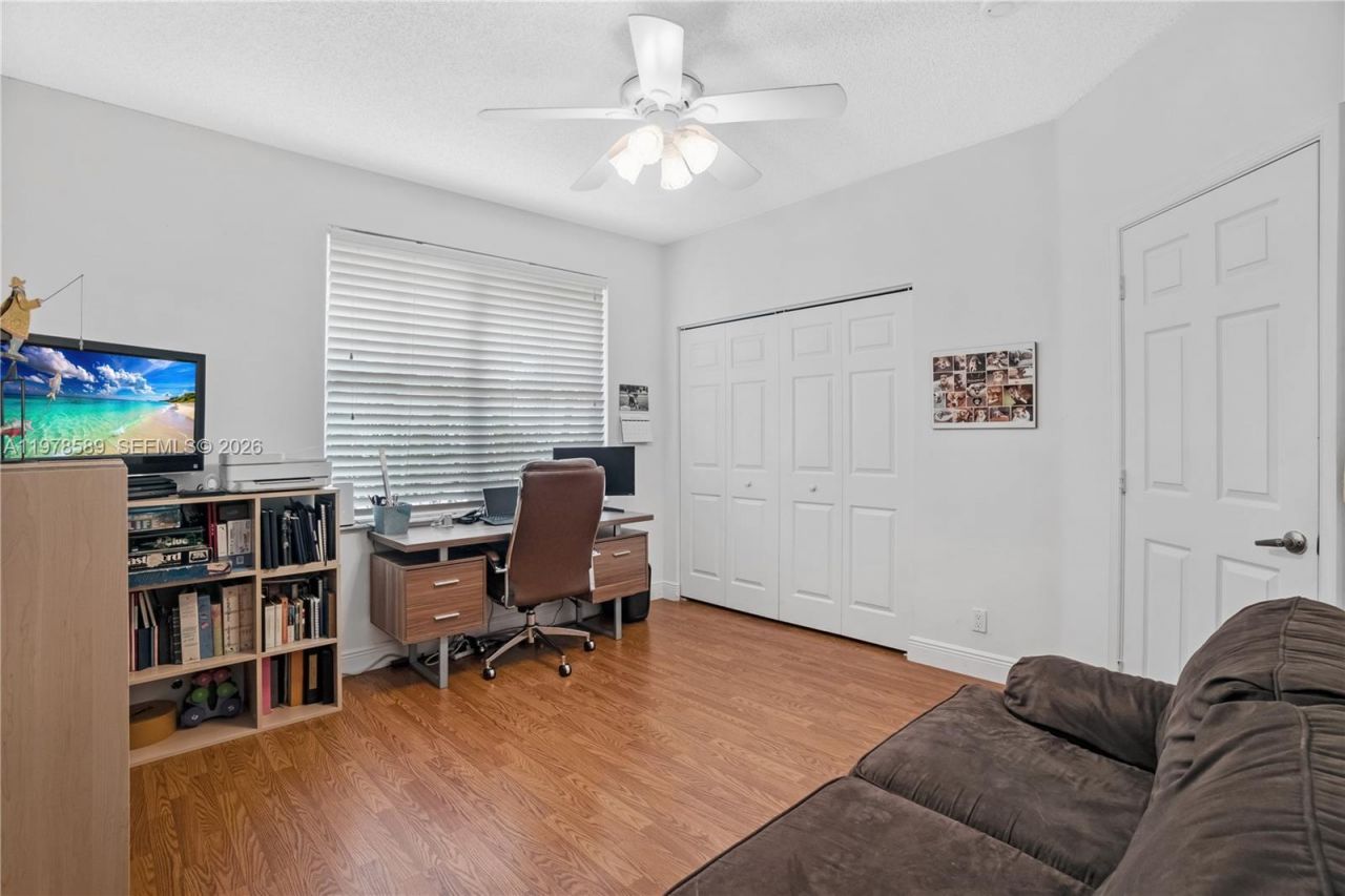 5297 SW 34th Way, Hollywood, FL 33312 Photo