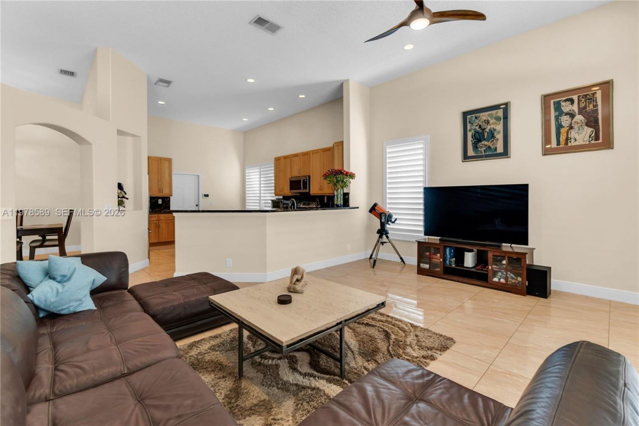 5297 SW 34th Way, Hollywood, FL 33312 Photo