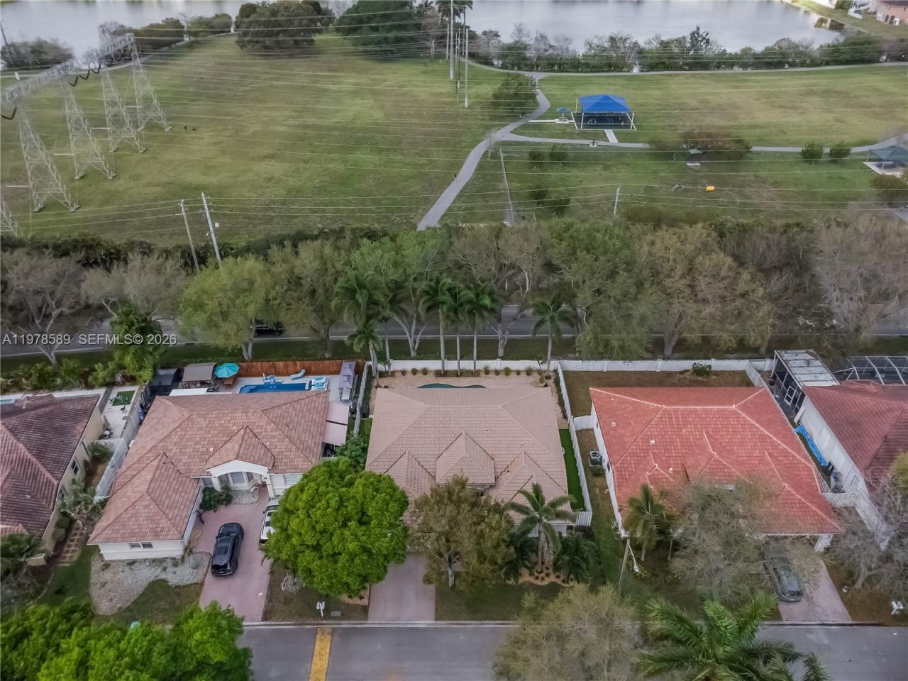 5297 SW 34th Way, Hollywood, FL 33312 Photo