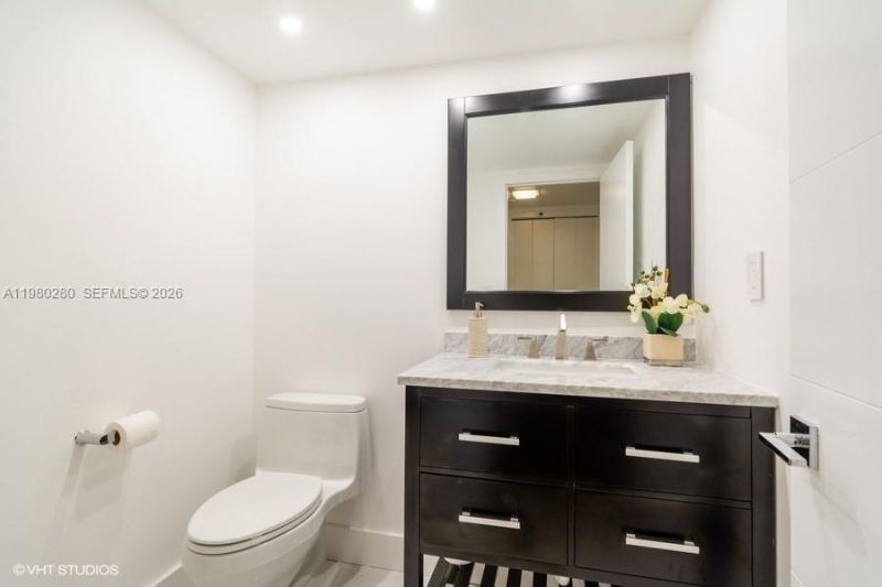 19707 Turnberry Way , Unit 23C, Aventura, FL 33180 Photo