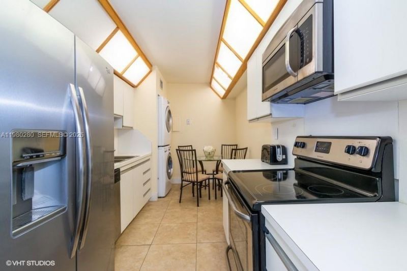 19707 Turnberry Way , Unit 23C, Aventura, FL 33180 Photo