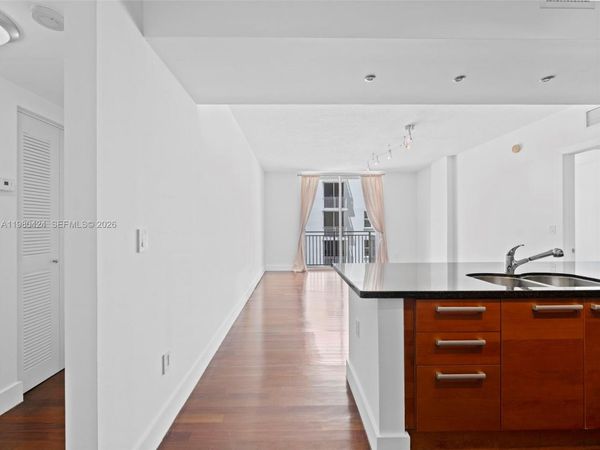 2030 S Douglas Rd, Unit 610, Coral Gables, FL 33134