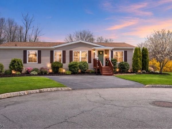 102 New Street, Oxford, NJ 07863