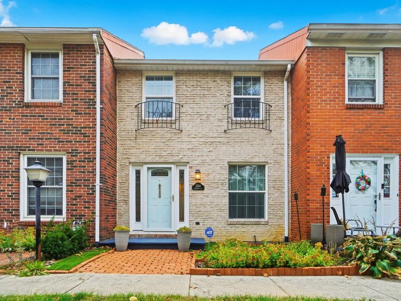 2334 Hardesty Court , Unit I5, Columbus, OH 43204 Photo 1