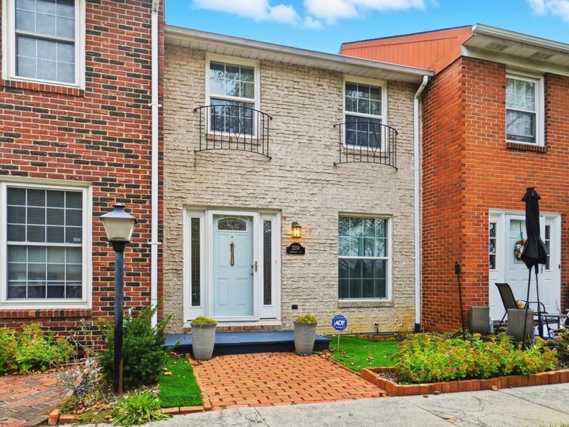 2334 Hardesty Court , Unit I5, Columbus, OH 43204 Photo 2