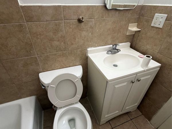 86-28 80 ST , Woodhaven, NY 11421