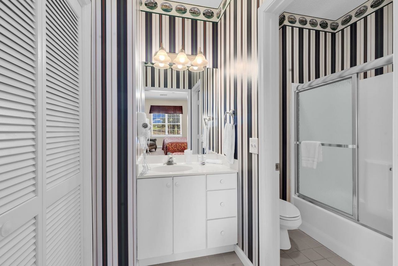 4565 Girvan Dr. Photo 14