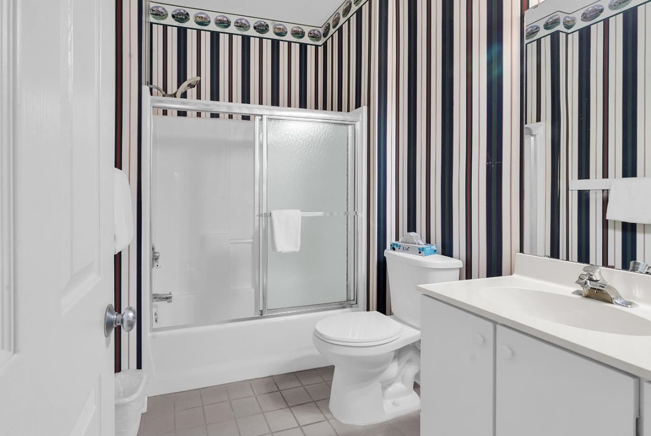 4565 Girvan Dr. Photo 16