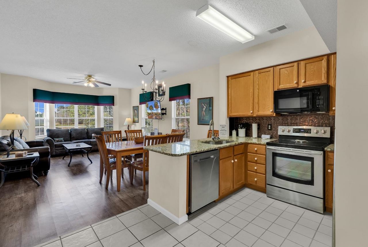 4565 Girvan Dr. Photo 4