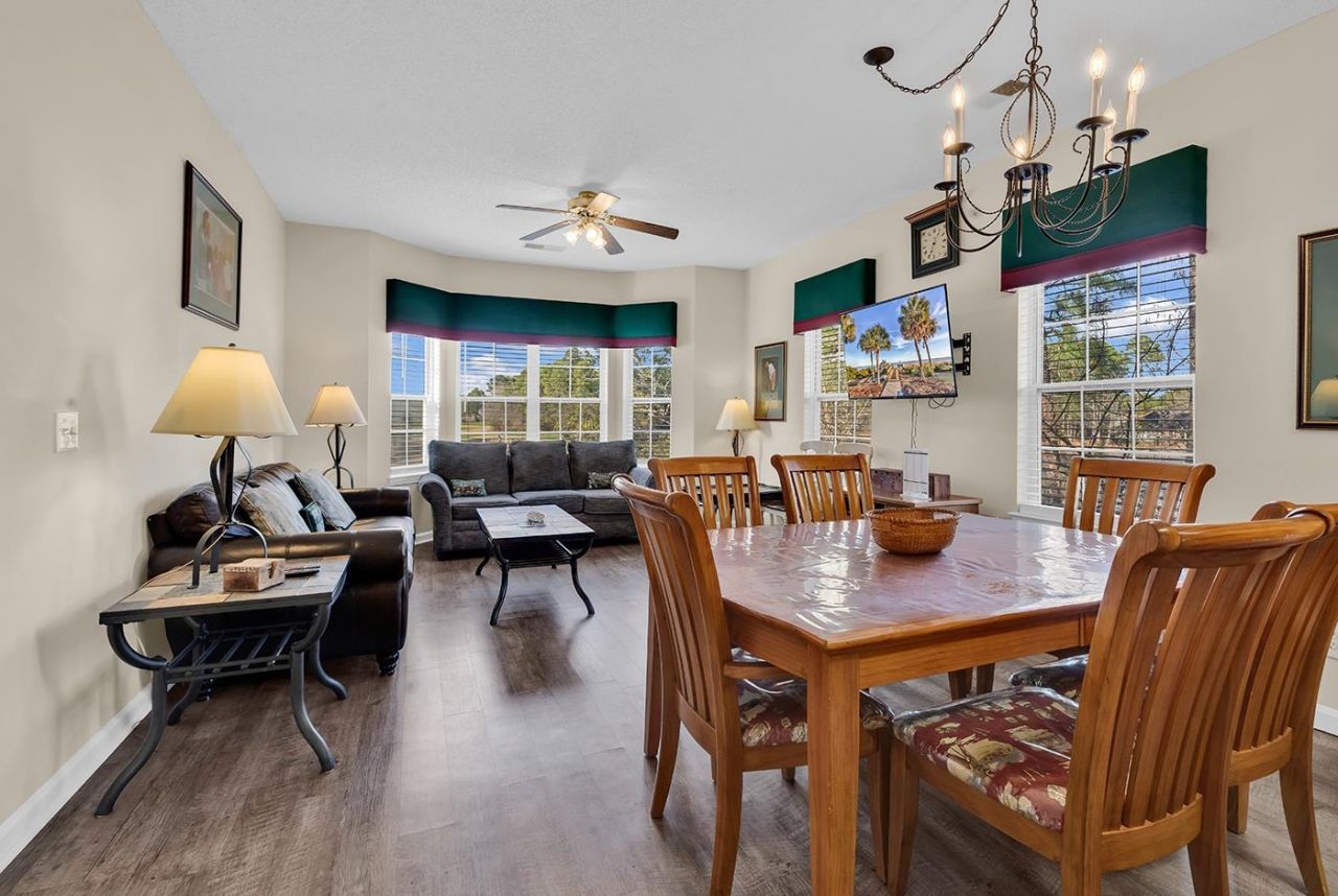 4565 Girvan Dr. Photo 7