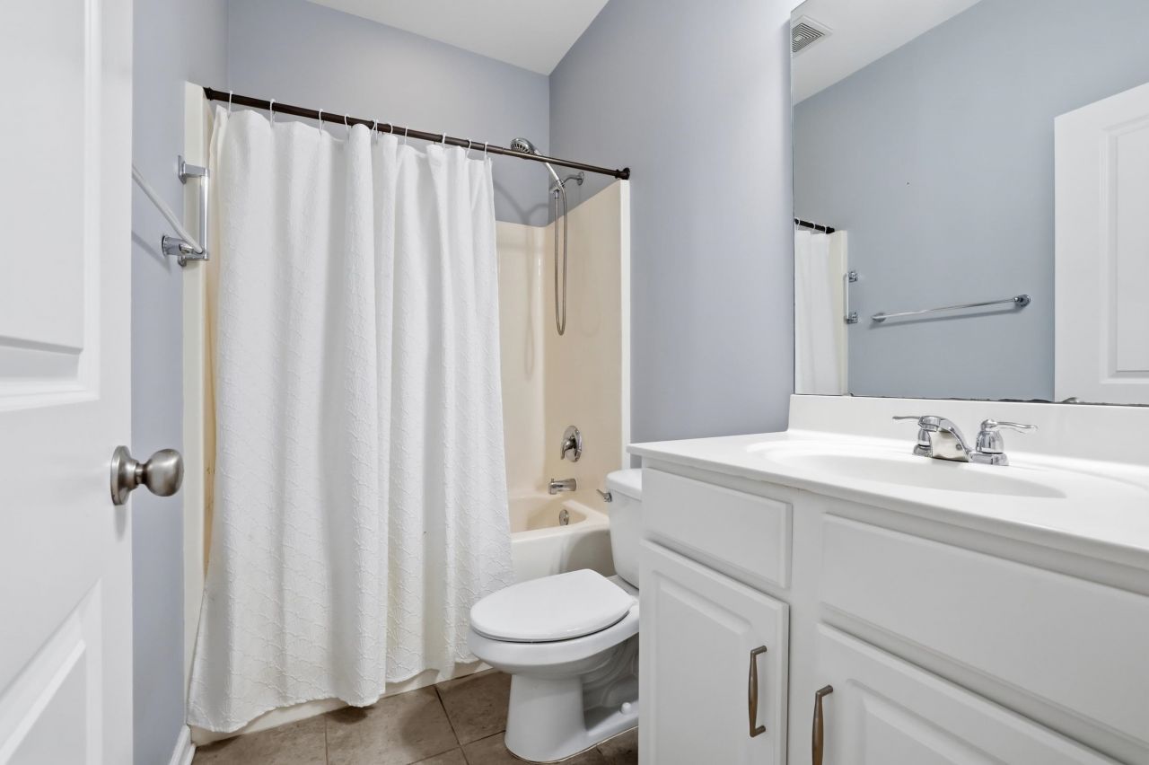 933 Refuge Way Photo 15