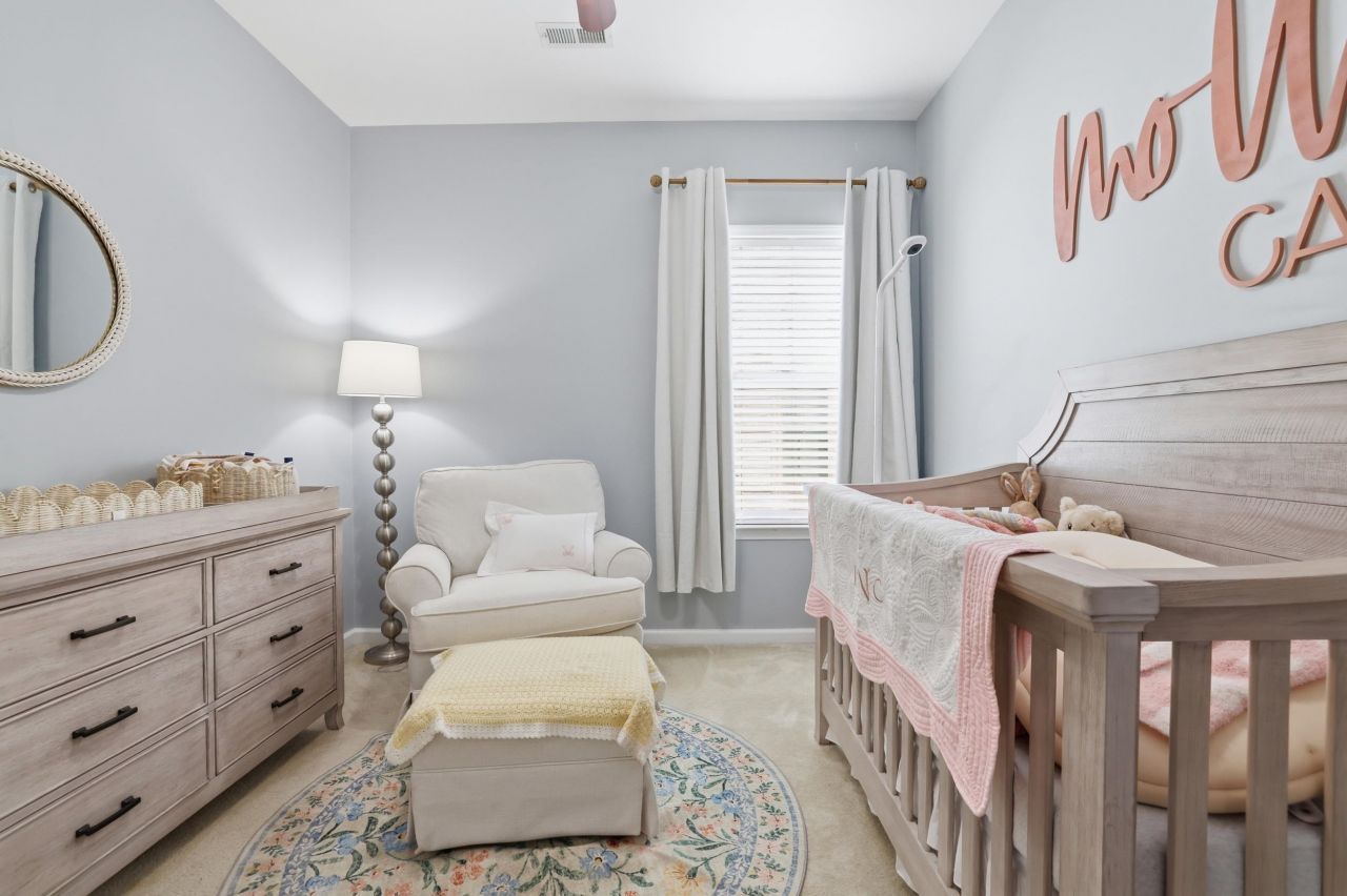 933 Refuge Way Photo 17