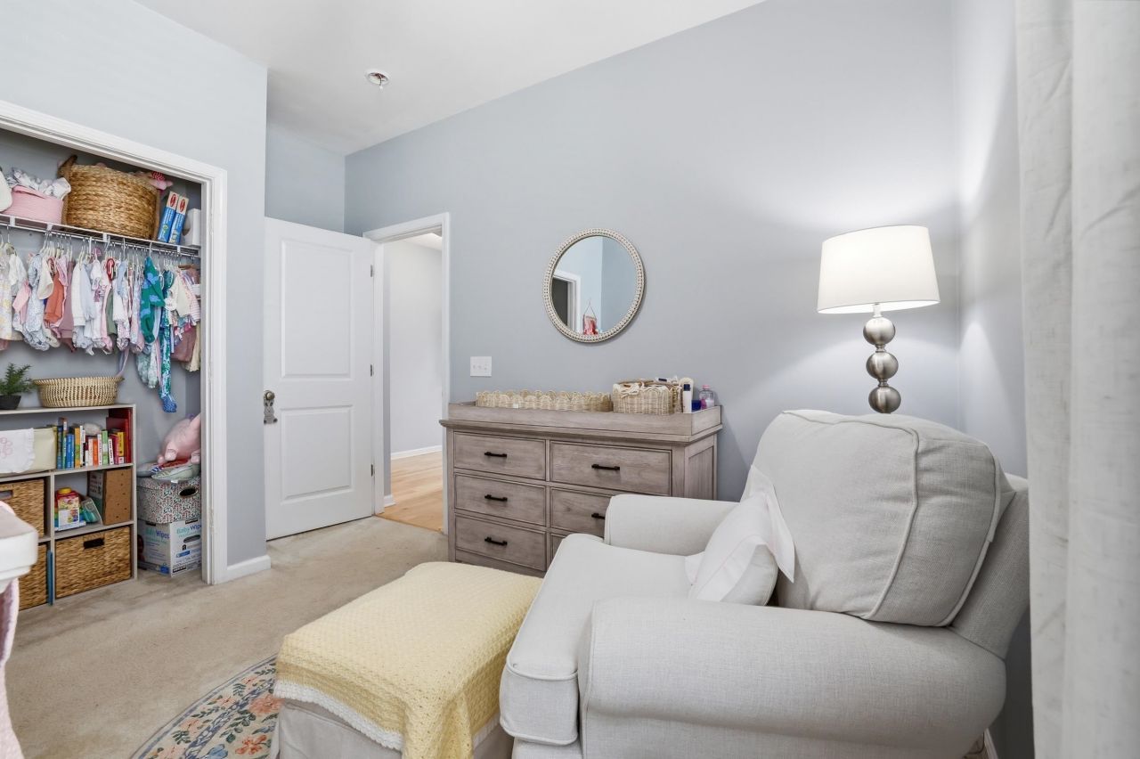 933 Refuge Way Photo 18