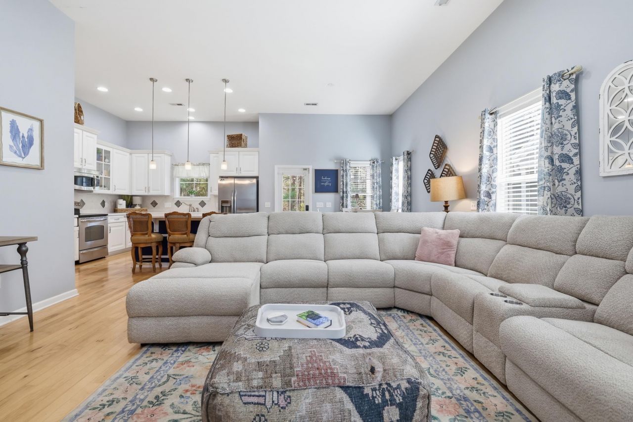 933 Refuge Way Photo 19