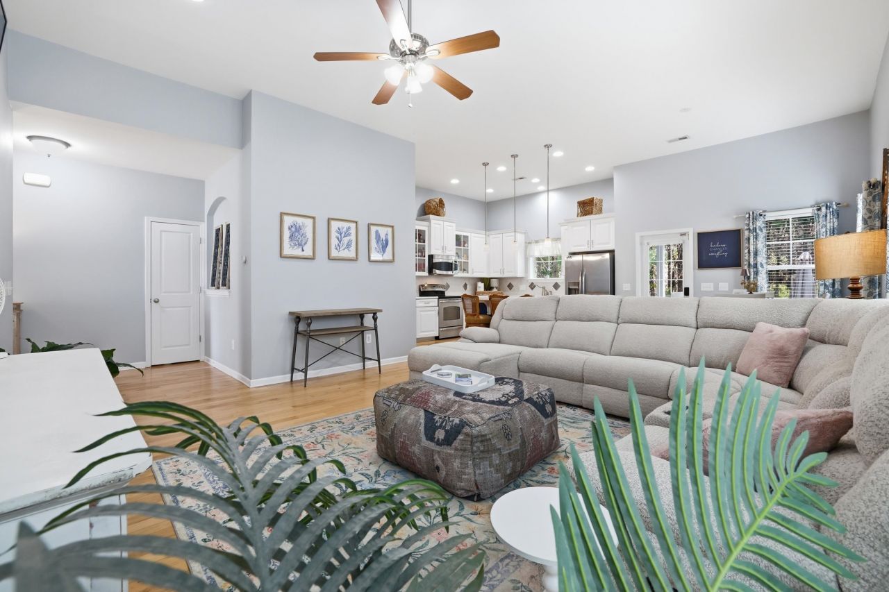 933 Refuge Way Photo 20