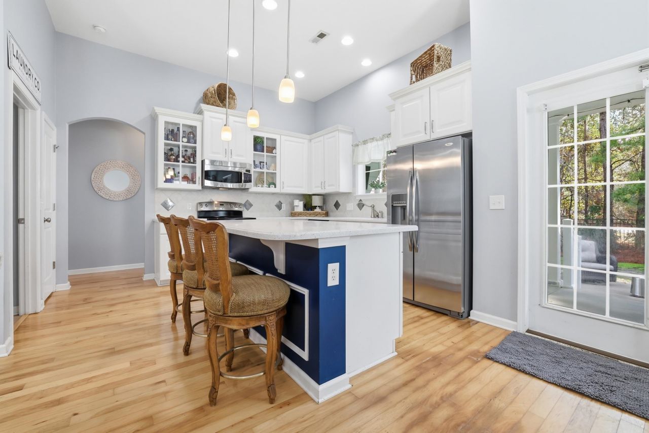 933 Refuge Way Photo 23