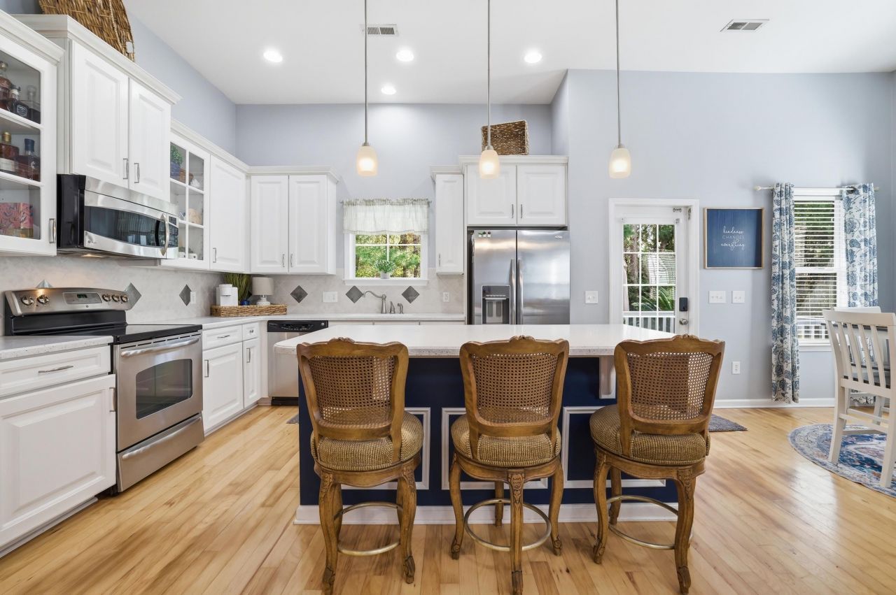 933 Refuge Way Photo 24