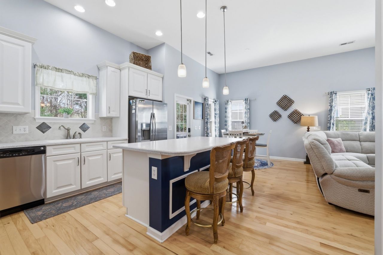 933 Refuge Way Photo 25