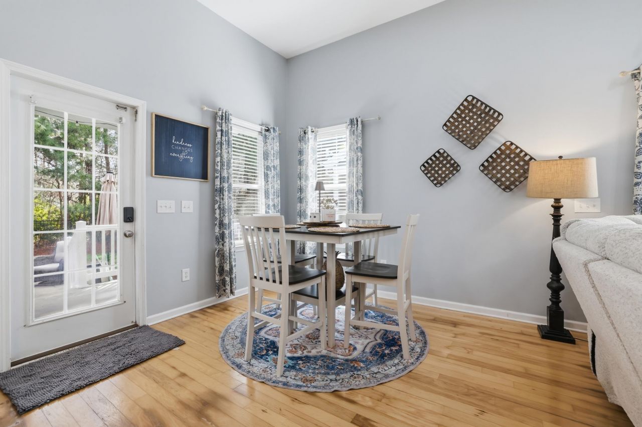 933 Refuge Way Photo 29