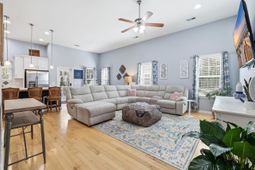 933 Refuge Way photo 4