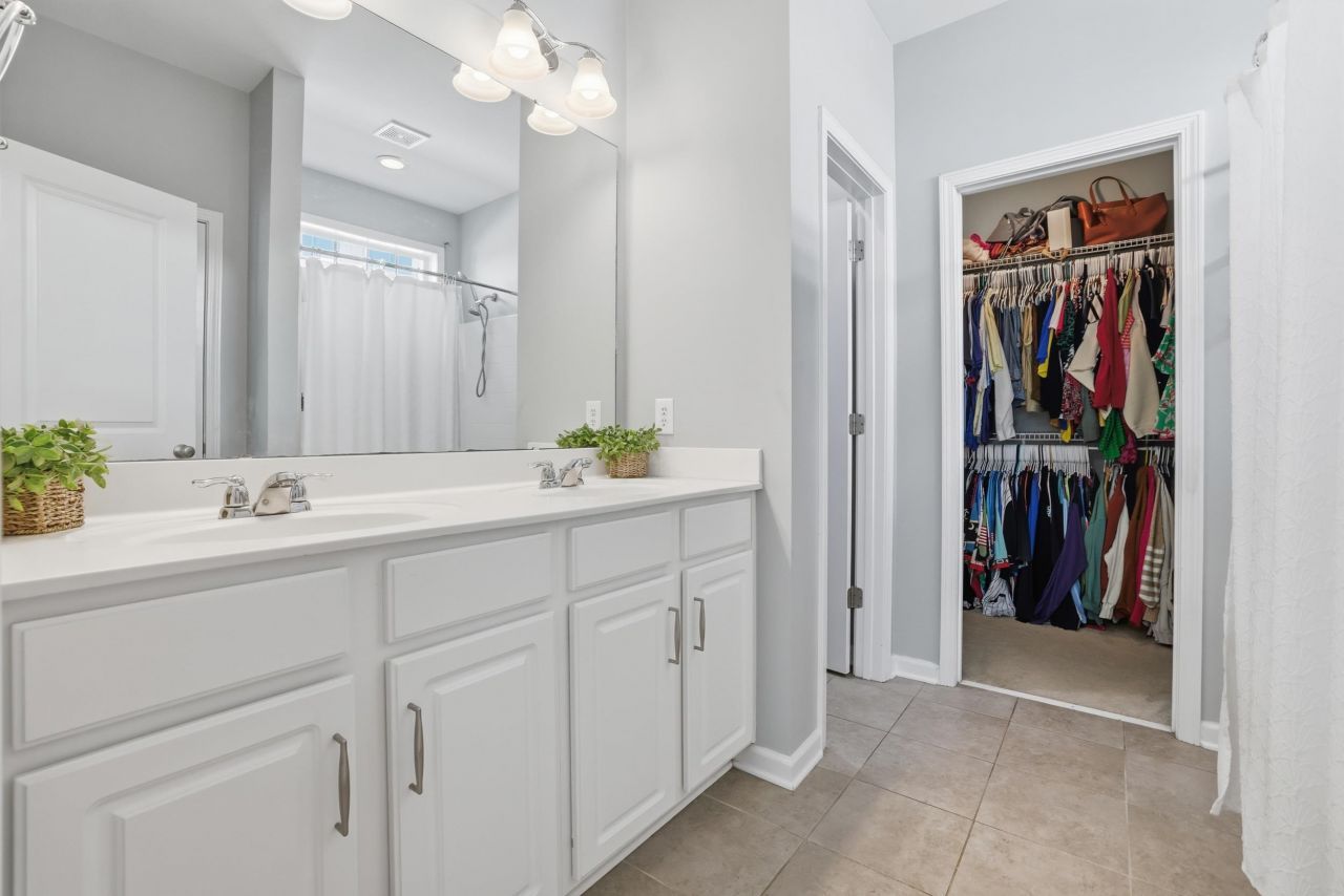 933 Refuge Way Photo 33