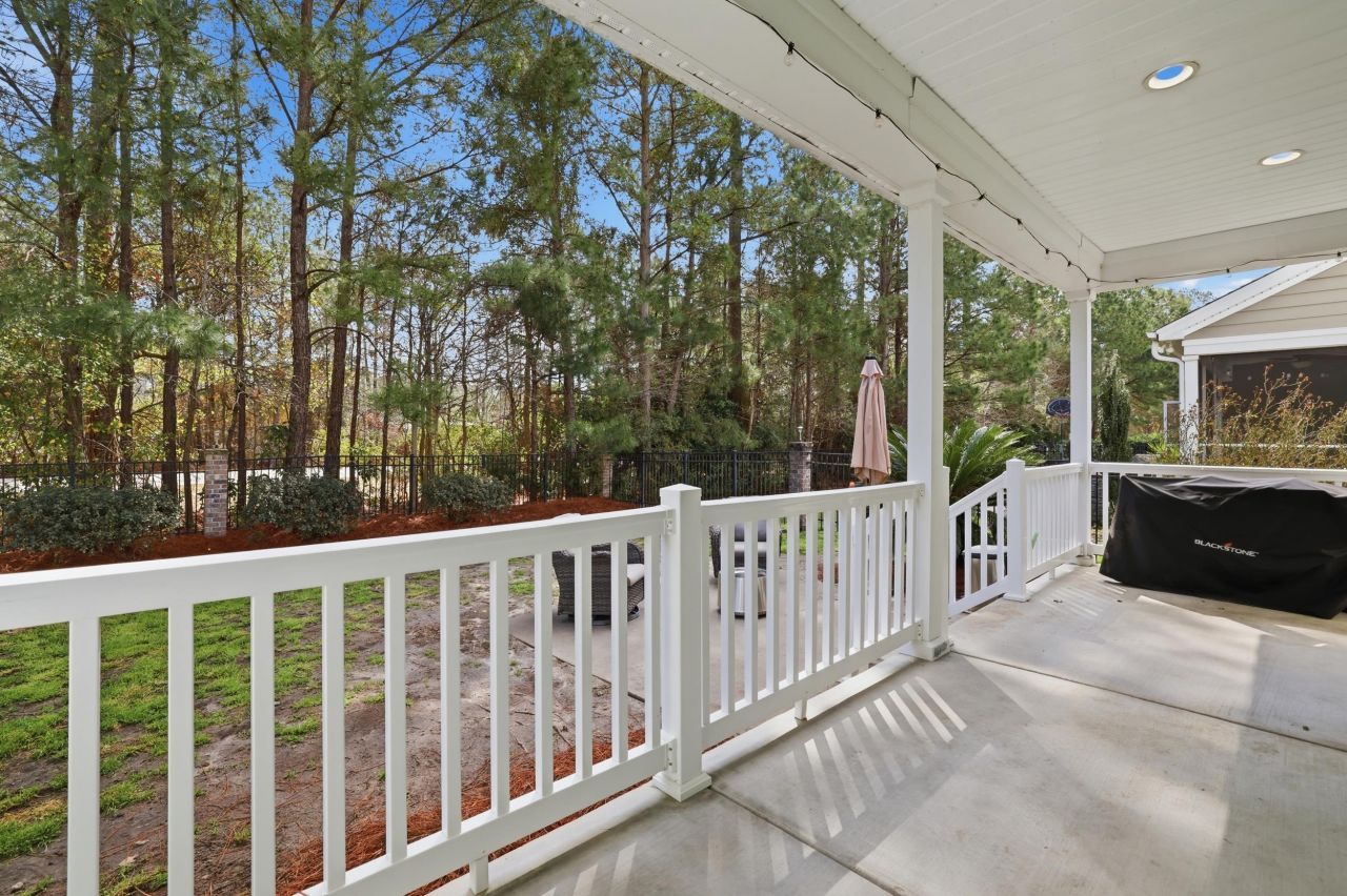 933 Refuge Way Photo 37