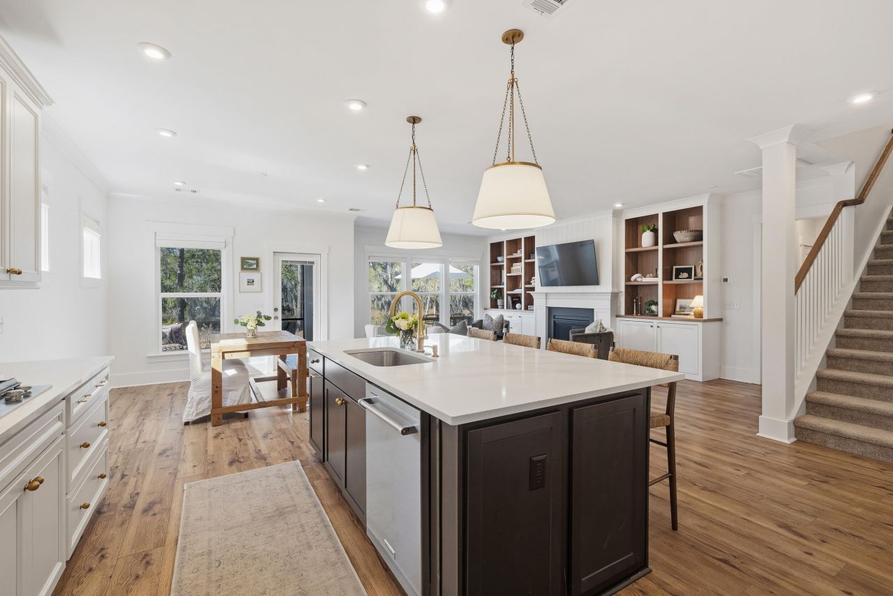 1230 Brackish Court Photo 9