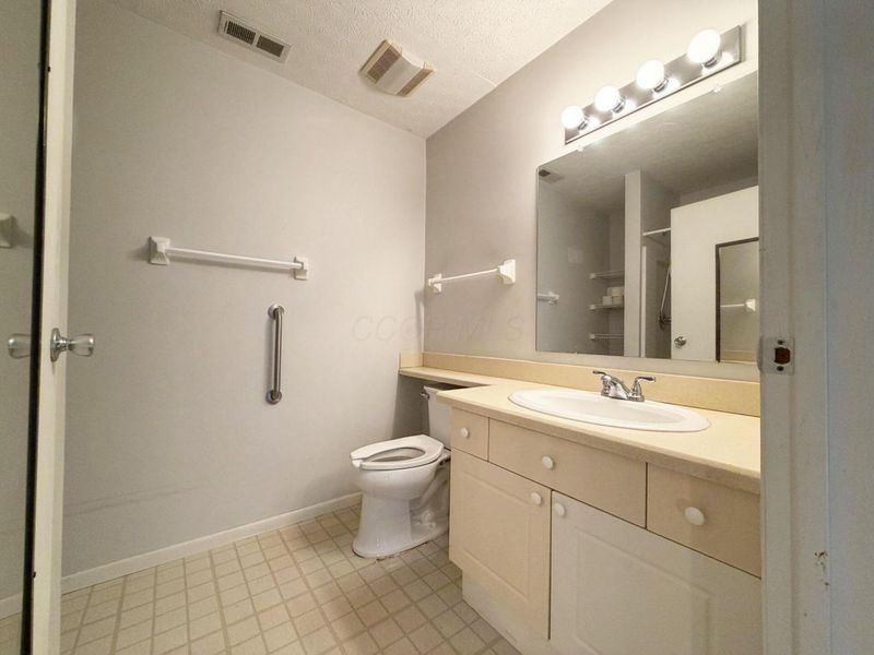 6738 Axtel Drive , Unit 10E, Canal Winchester, OH 43110 Photo 10