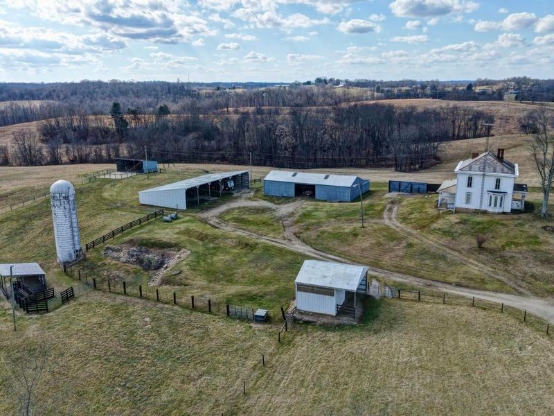 6040 Pinecrest Drive , Zanesville, OH 43701 Photo 2