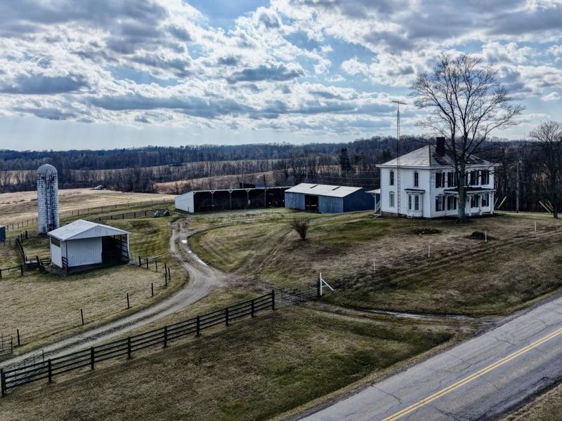 6040 Pinecrest Drive , Zanesville, OH 43701 Photo 3