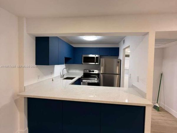 5911 Washington St, Unit 103, Hollywood, FL 33023