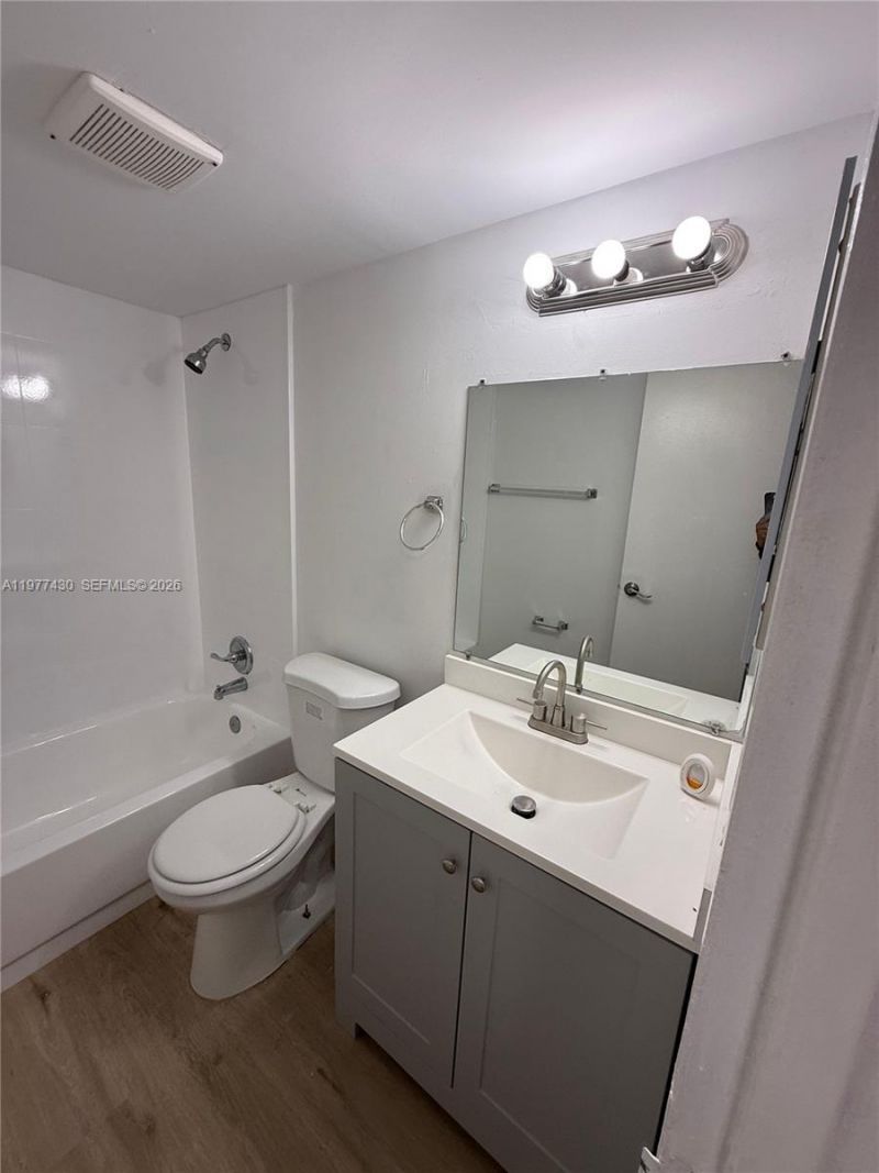 5911 Washington St, Unit 103, Hollywood, FL 33023 Photo