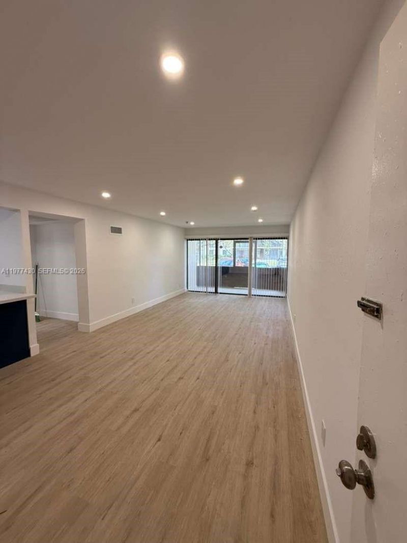 5911 Washington St, Unit 103, Hollywood, FL 33023 Photo