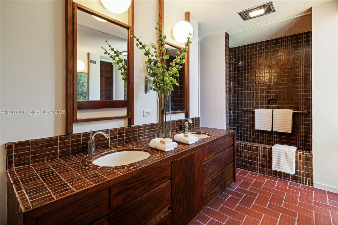 6400 SW 133rd Dr, Pinecrest, FL 33156 Photo