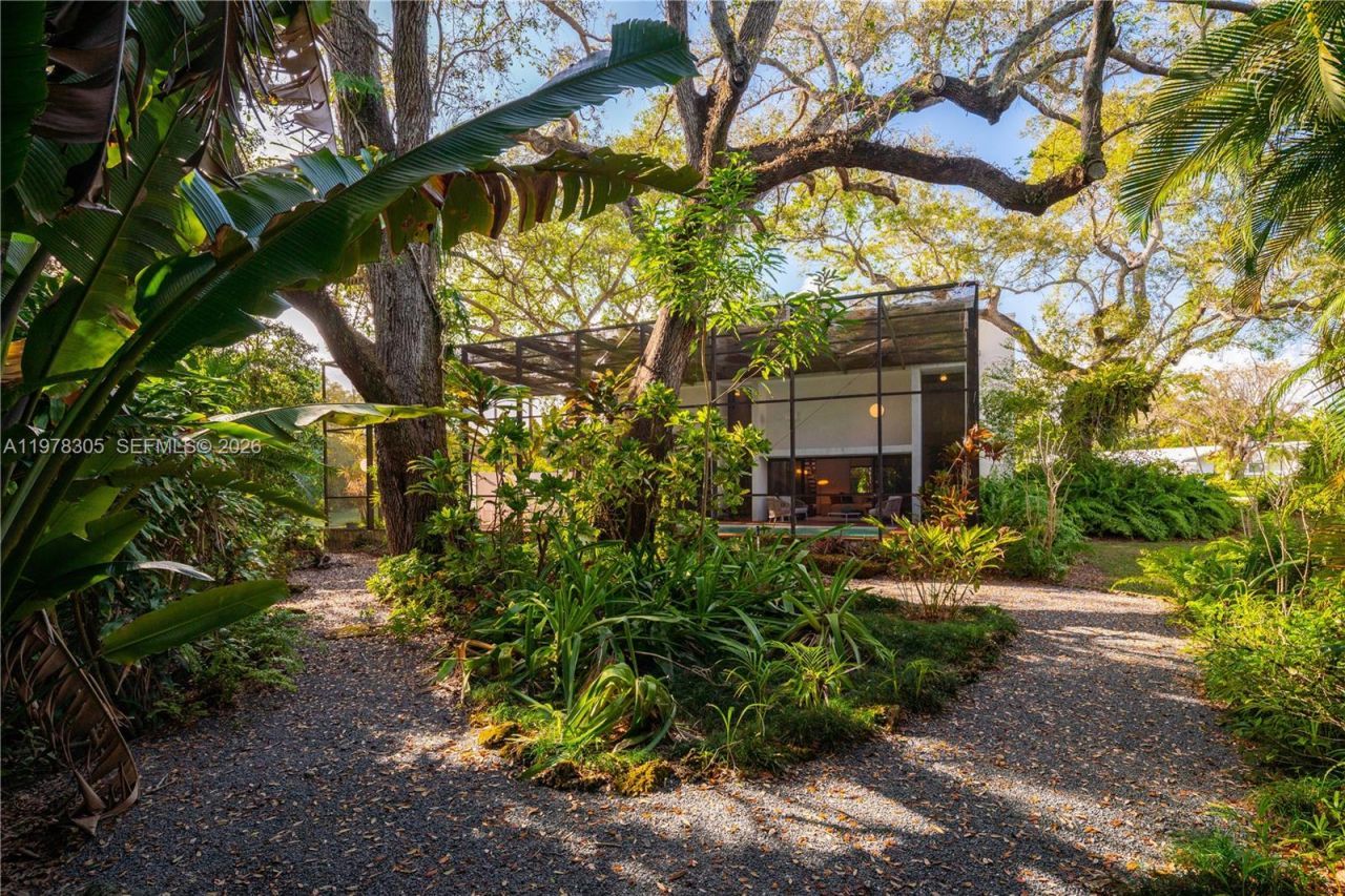 6400 SW 133rd Dr, Pinecrest, FL 33156 Photo