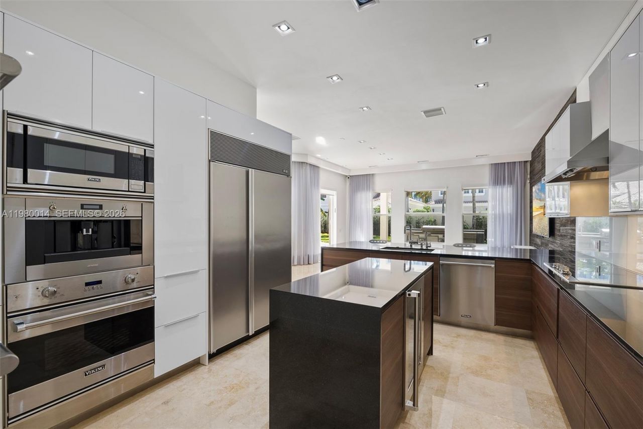 822 Meridian Ln, Hollywood, FL 33019 Photo