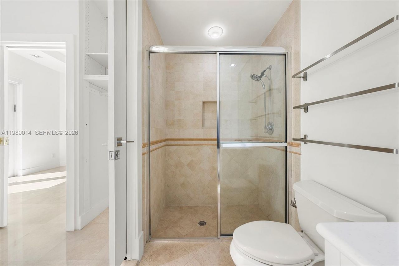 822 Meridian Ln, Hollywood, FL 33019 Photo