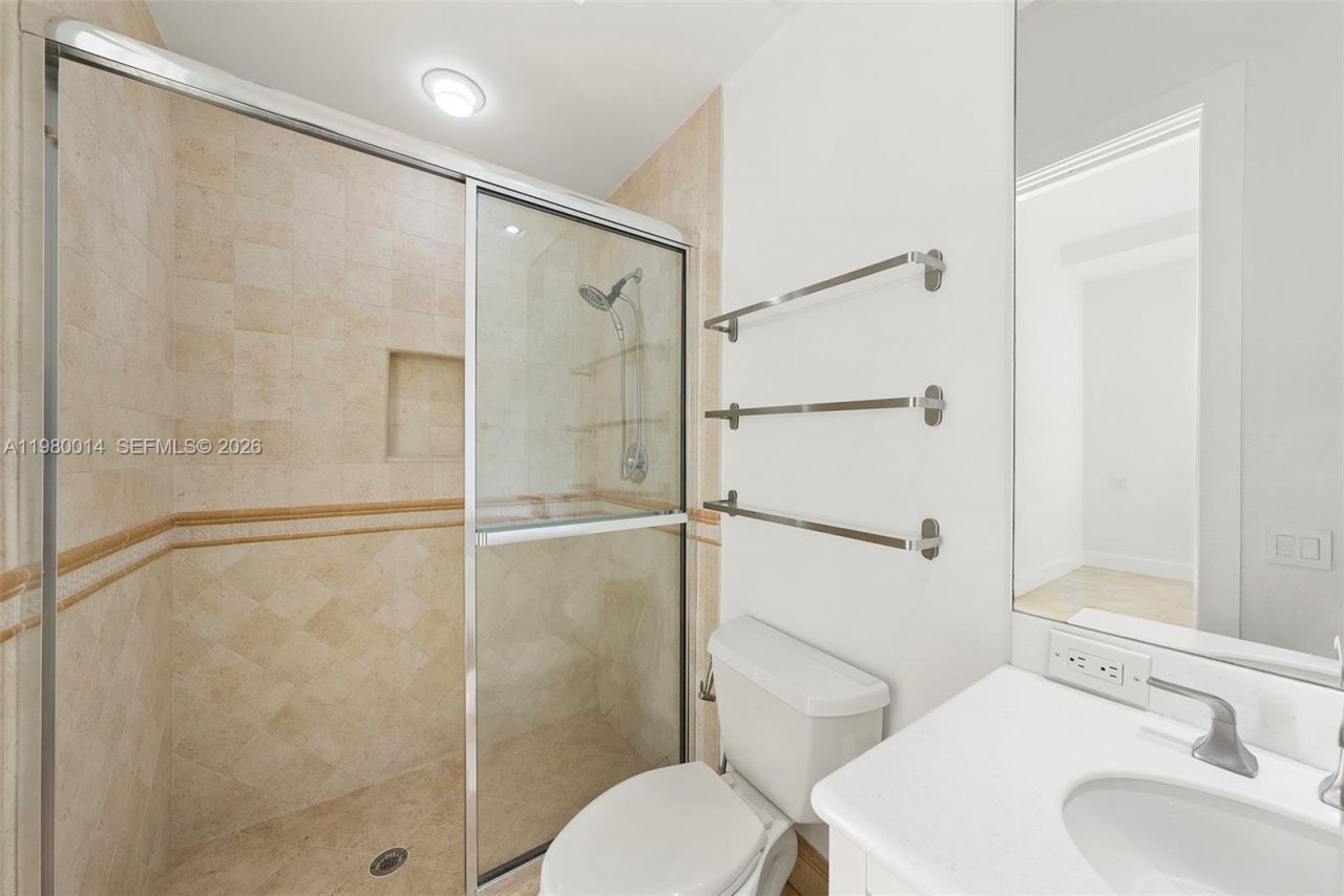822 Meridian Ln, Hollywood, FL 33019 Photo