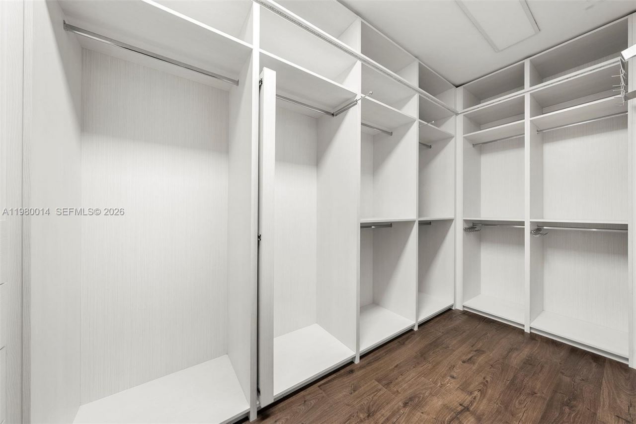 822 Meridian Ln , Hollywood, FL 33019 Photo